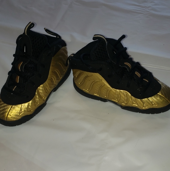 Nike Little Posite Pro Metallic Gold/Black size 8c - Picture 2 of 3